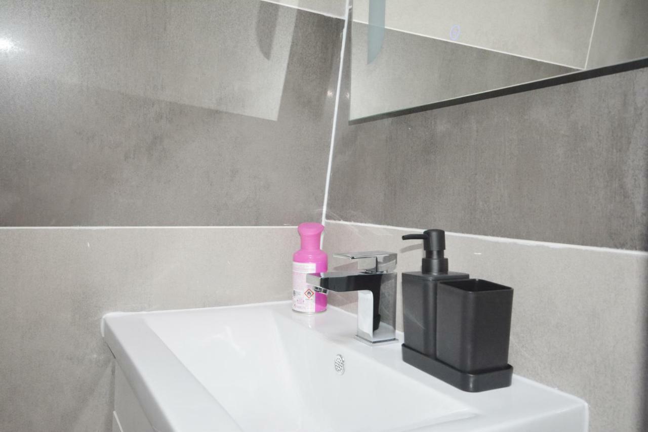 London Modern 4 Bedroom Apartment 外观 照片